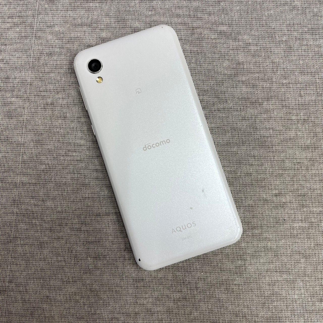 Aquos Sense2 SH-01L ホワイト DOCOMO SIMフリー 送料無料