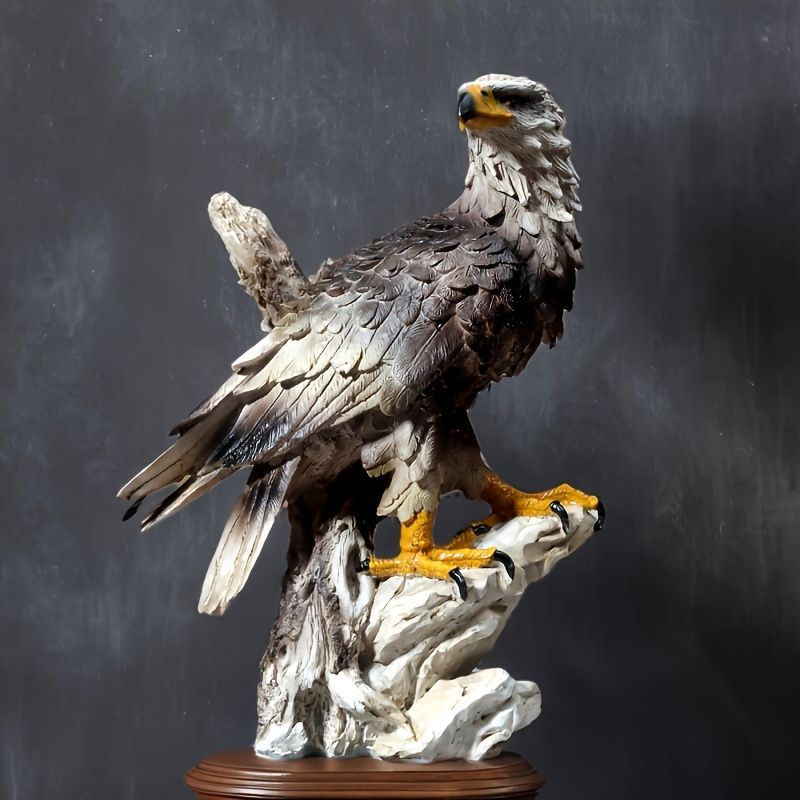 鷹の彫刻 樹脂製 鷹の彫刻 樹脂製