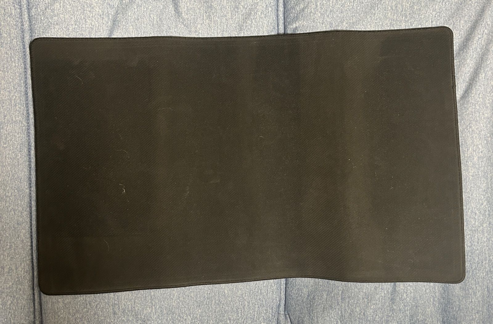 購入 ハズビンホテル アラスター ネオン柄 プレイマット