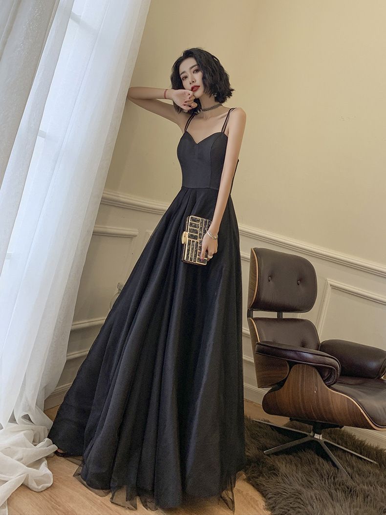専門店ならではの品揃え！ カラードレス ロングドレス 演奏会 Aラインドレス 発表会 黒いキャミソールイブニングドレス 二次会 成人式 卒業式