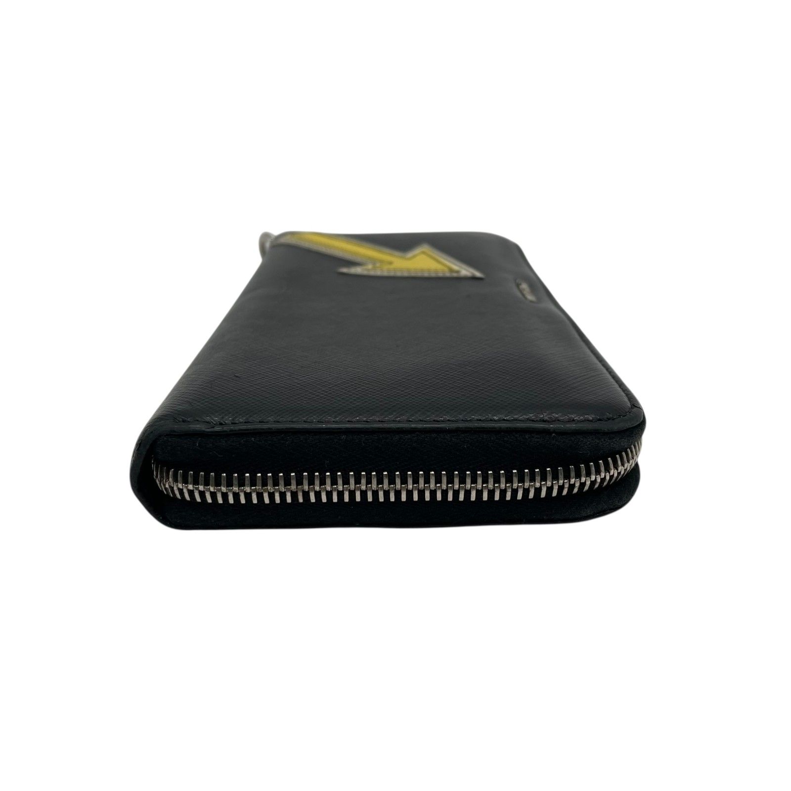 PRADA 長財布　ブラック　レザー　ラウンドジップ　ロゴマーク 143943.jpg