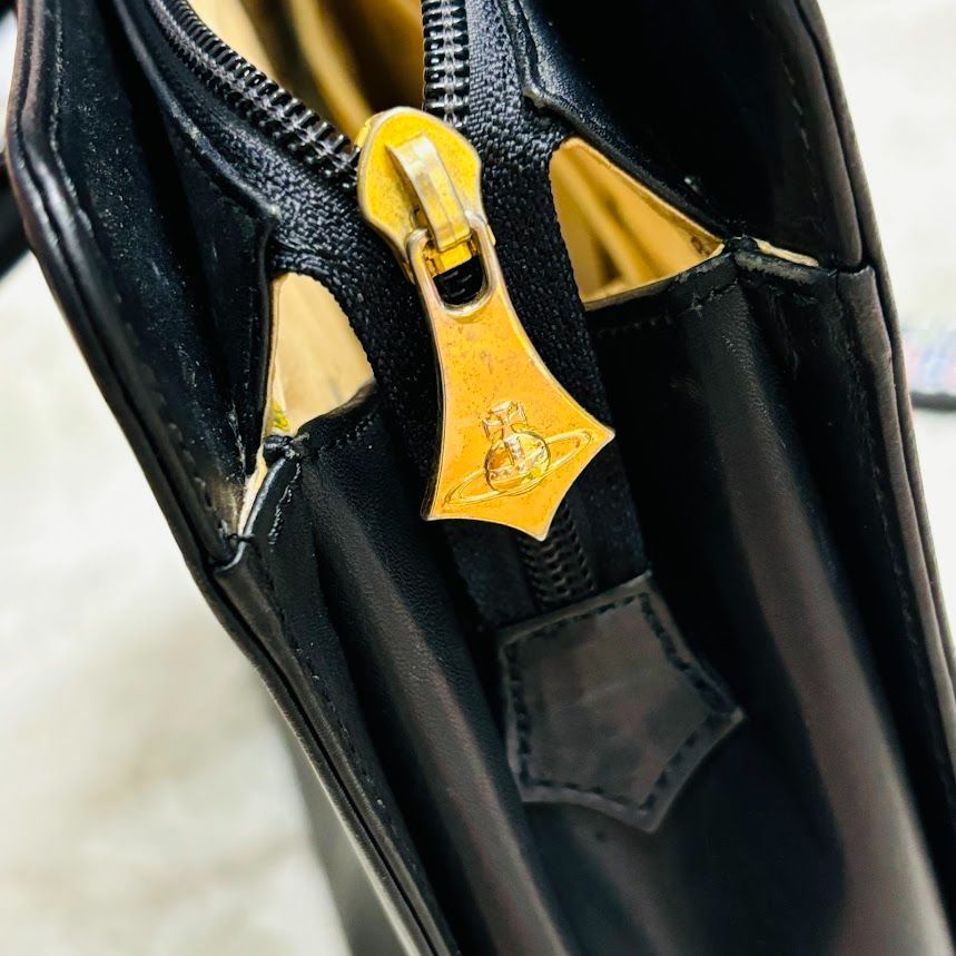 正規品 ヴィヴィアンウエストウッド ビジネスバッグ オーブロゴ レザー 黒 廃盤 希少 ヴィンテージ Vivienne Westwood ヴィヴィアン