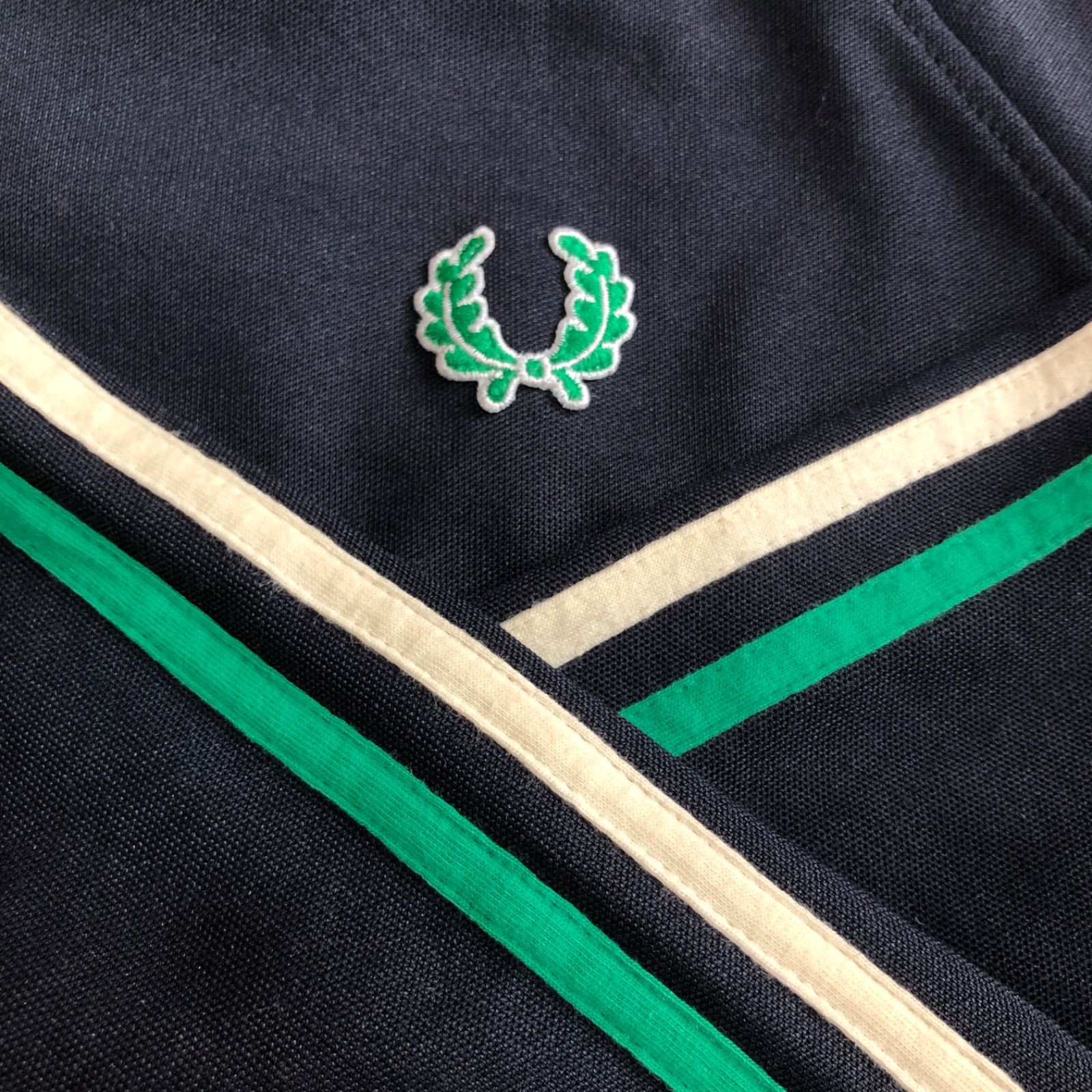 XL⭐️Fred Perry トラックジャケット 刺繍月桂樹 ポルトガル製-