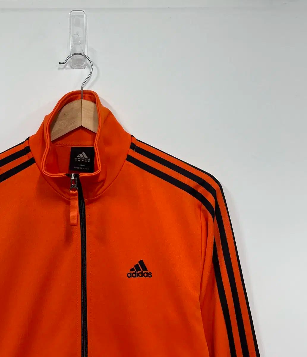 adidas トラックJKT Lサイズ オレンジ/ブラック パフォーマンスロゴ adidas オレンジ ジャージ Lサイズ トラックジャケット adidas