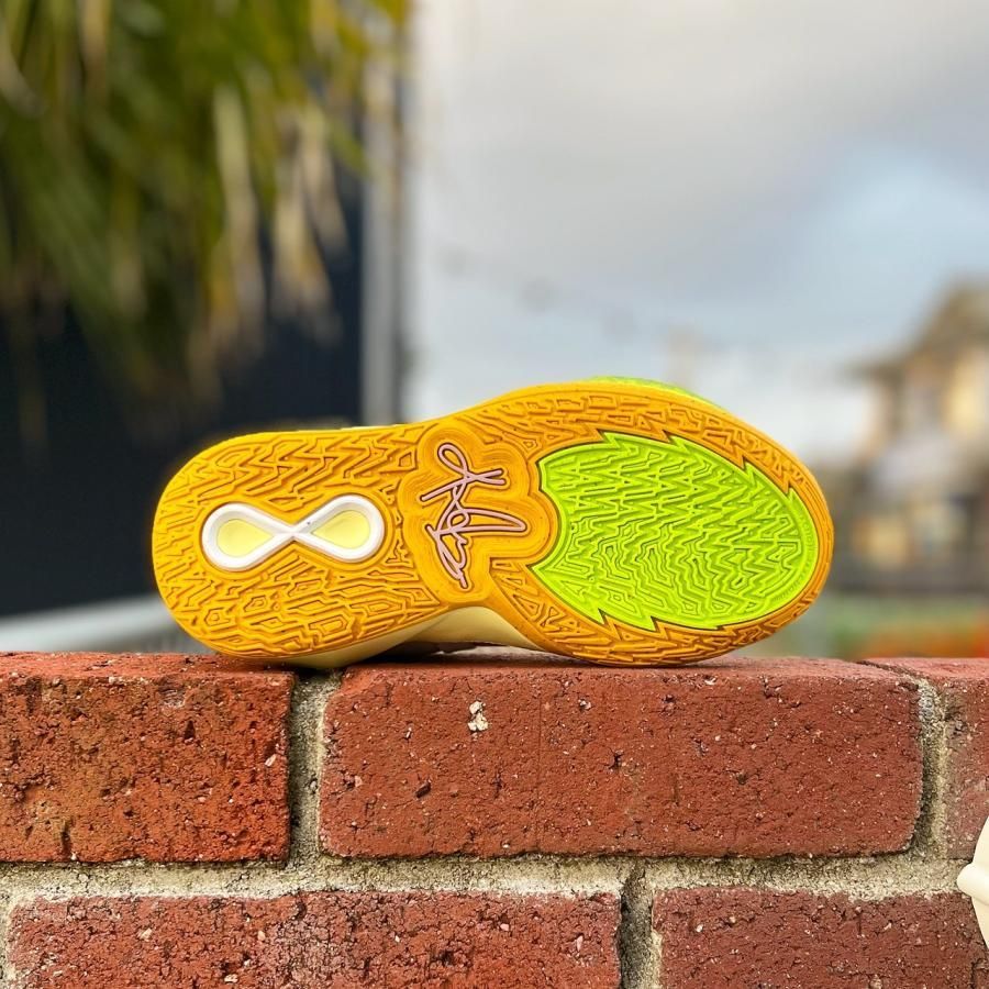 NIKE KYRIE INFINITY GS 'CITRON TINT' ナイキ カイリー 8