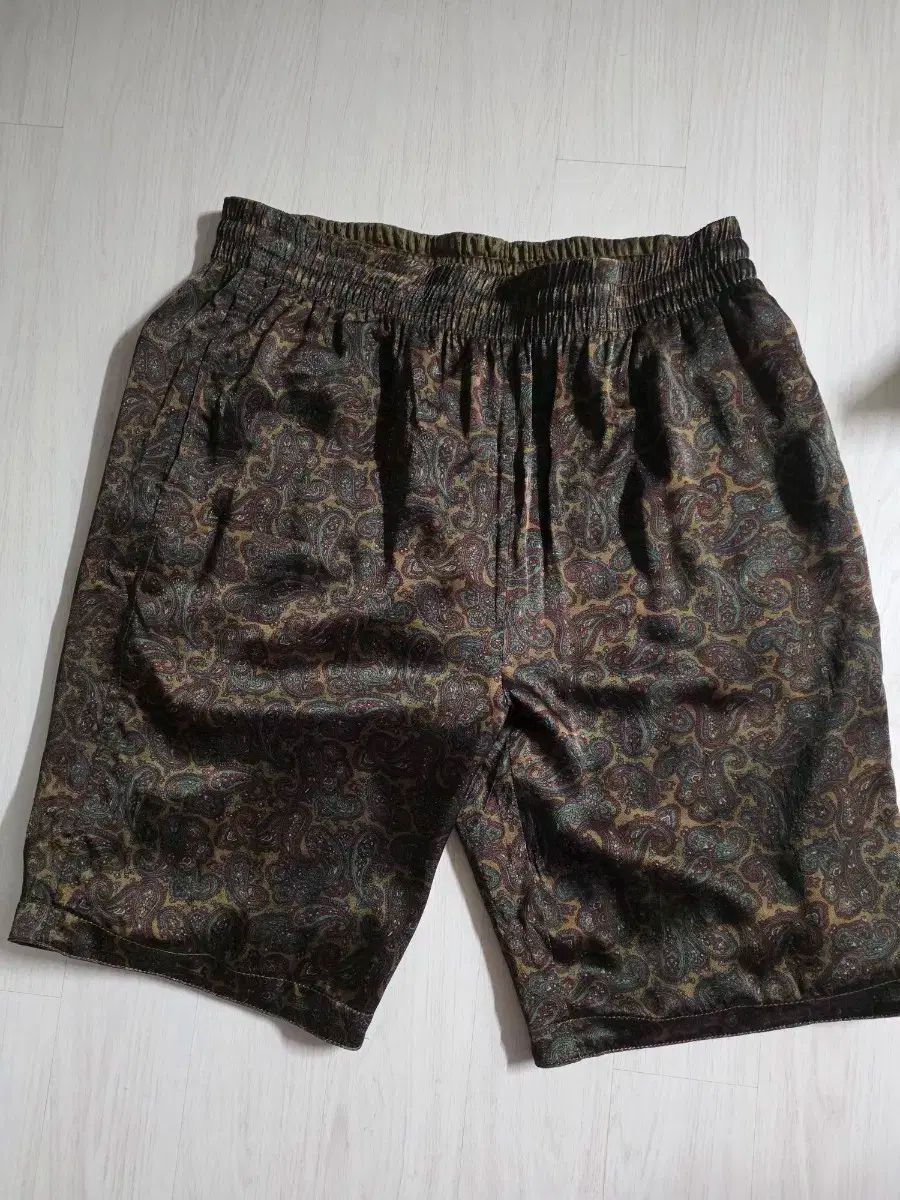 OLD STUSSY ペイズリー ショーツ ハーフパンツ リバーシブル 試着のみ STUSSY(ステューシー) ペイズリー リバーシブル ハーフパンツ