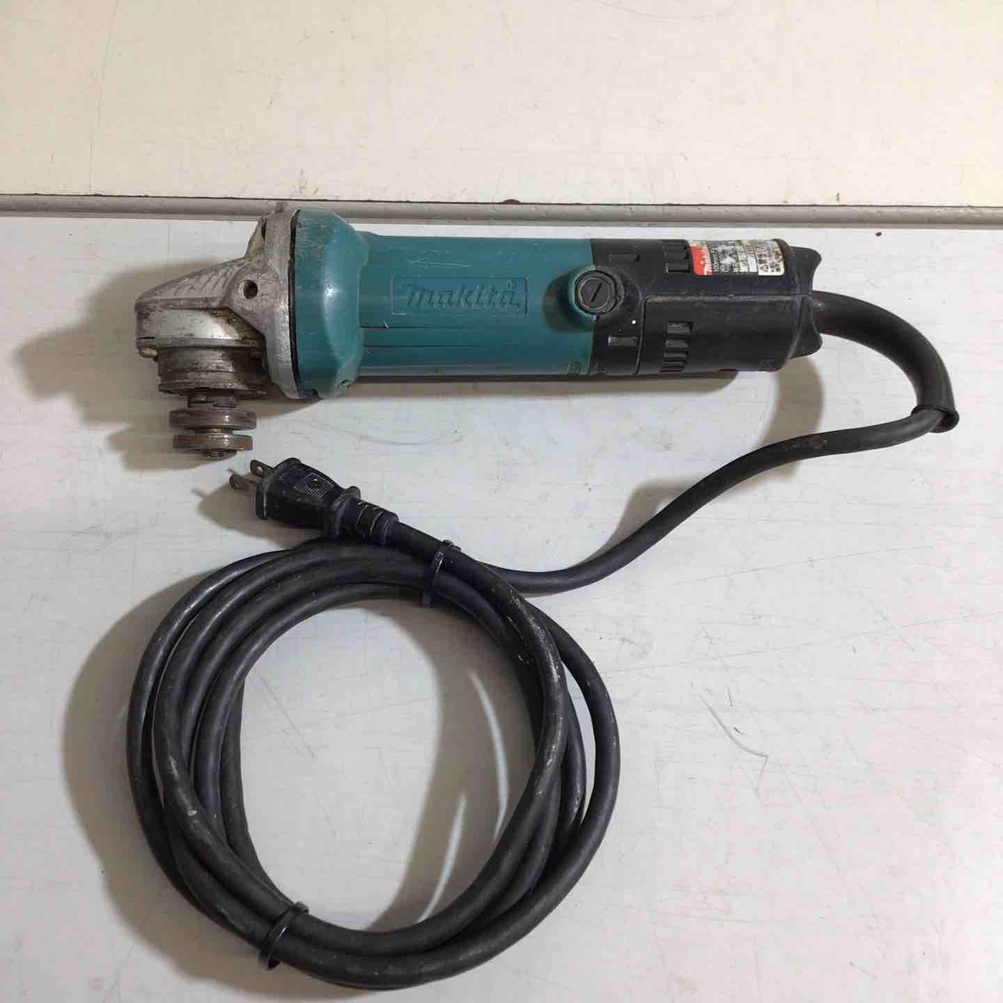 ☆マキタ(makita) 100mmディスクグラインダ 9533B【藤沢店】