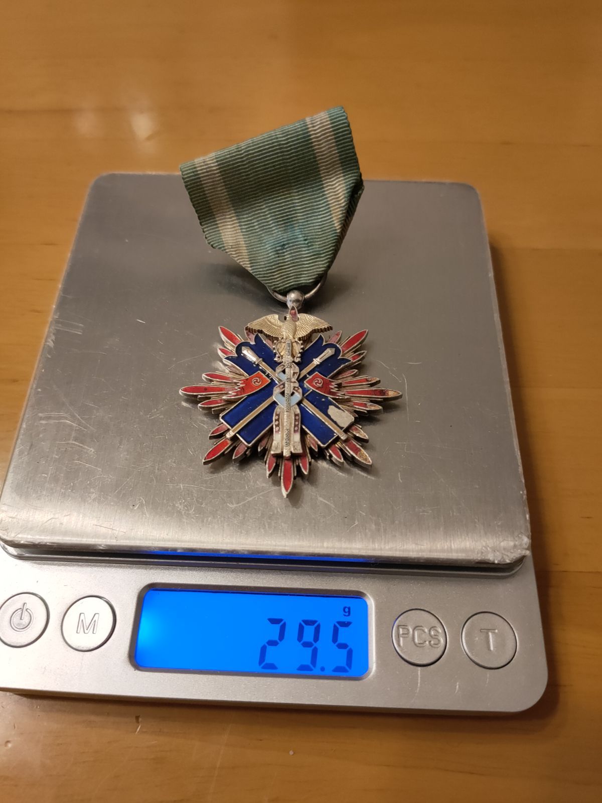 レア!】功五級金鵄勲章 明治勲章 共箱入 本物保証 358 - メルカリ