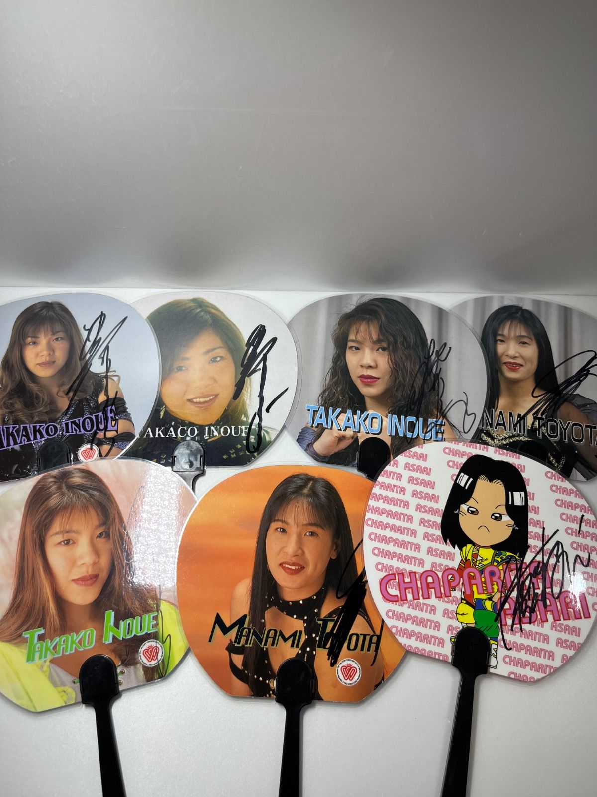 【直筆サイン入り】豊田 真奈美 ミニうちわ 全日本女子プロレス Amazon.co.jp: 直筆サイン入り豊田 真奈美 ミニうちわ 全日本