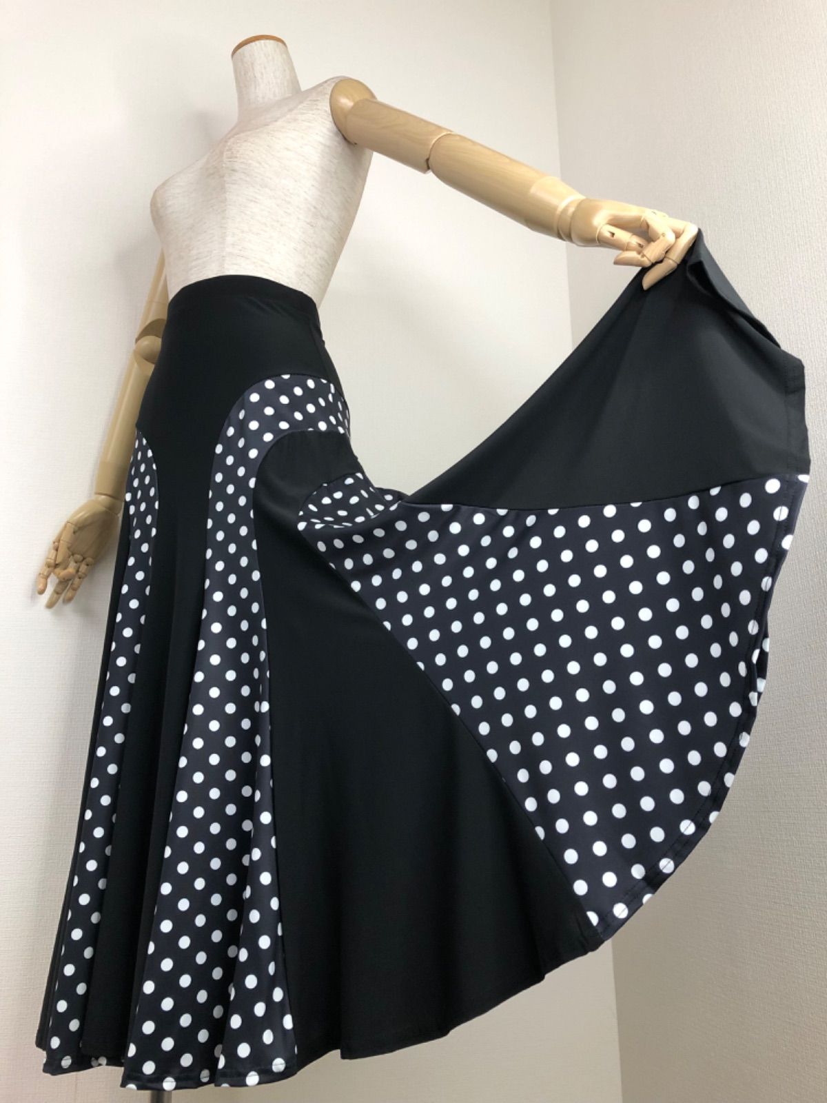 新品》社交ダンス ドット柄切り替えデザイン フレア ロング