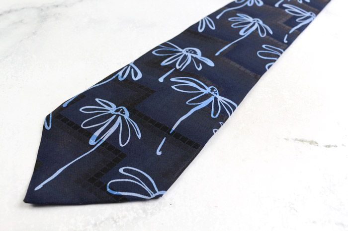 ヒューゴボス HUGO BOSS ネクタイ イタリア製 中古品 ヒューゴボス