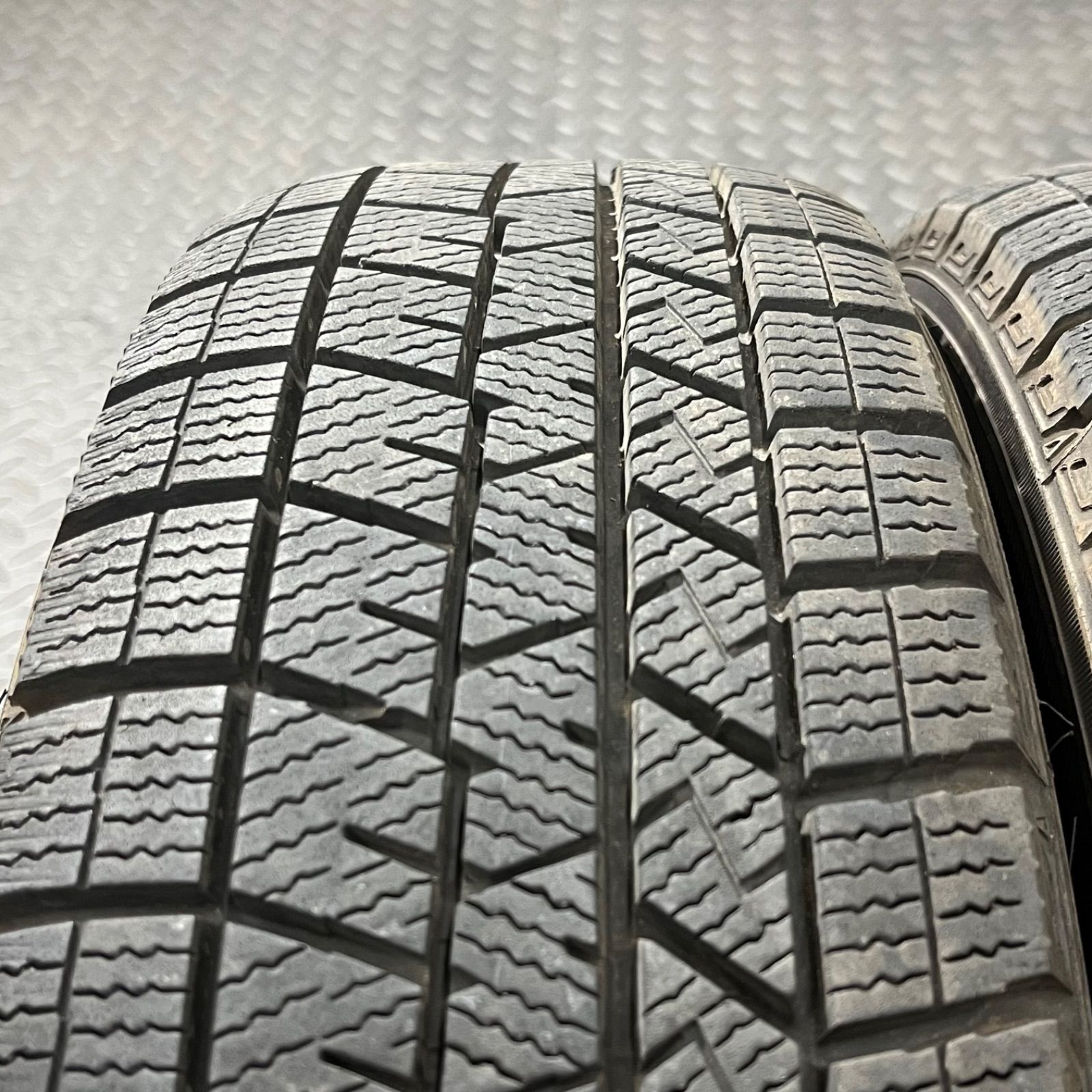 スタッドレスタイヤ