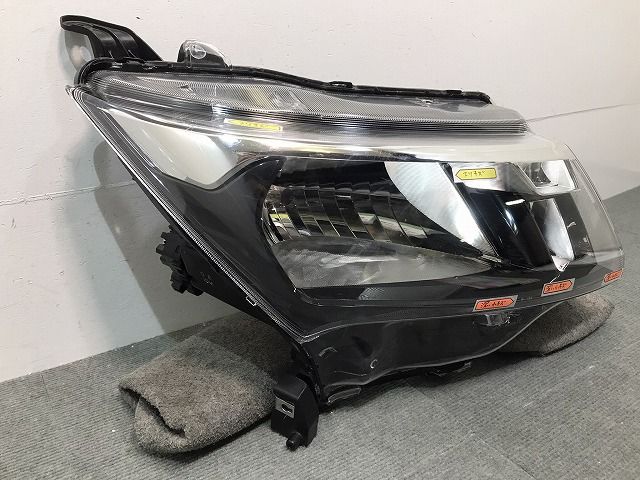 破損なし 即納 トヨタ純正 M900A M910A タンク ハロゲン ヘッドライト