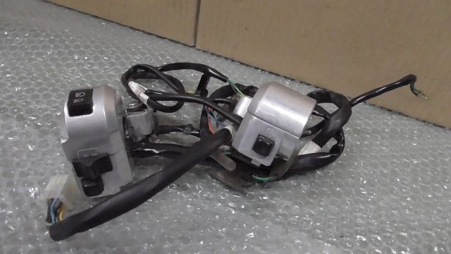 トゥデイ FI　AF67-1010xxx　の　ハンドルスイッチ左右 M8:#1678243361