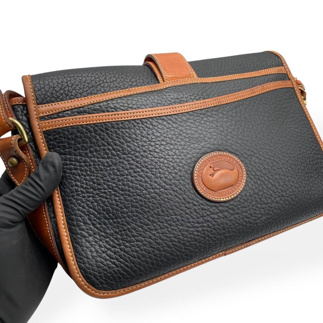 極美品✨DOONEY&BOURKE ショルダーバッグ シボ革 レザー ブラック 極美品✨DOONEY&BOURKE ショルダーバッグ シボ革 レザー ブラック
