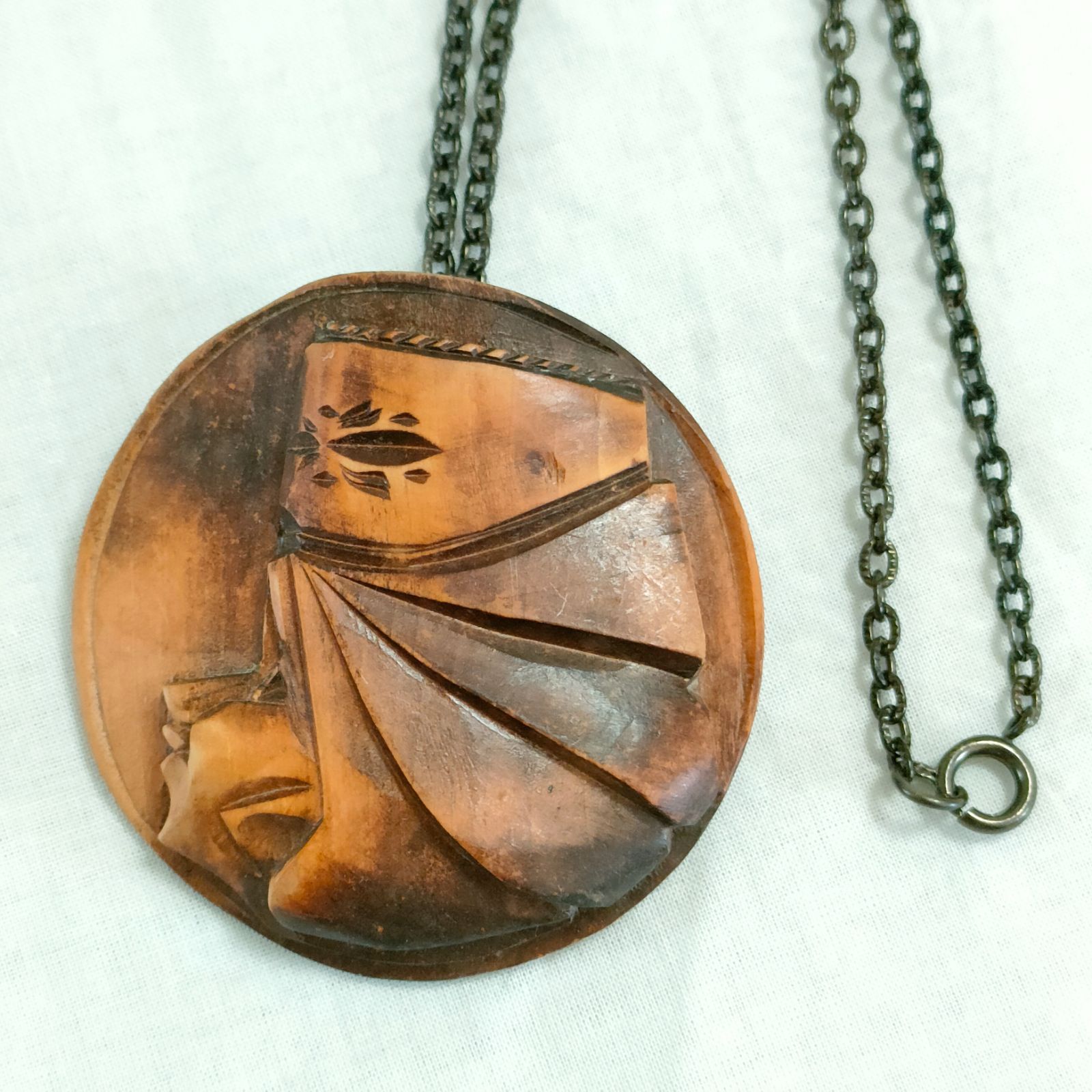 アイヌ　ネックレス　ブローチ　セット アイヌ木彫り ペンダントネックレス ブローチ 昭和レトロ - メルカリ