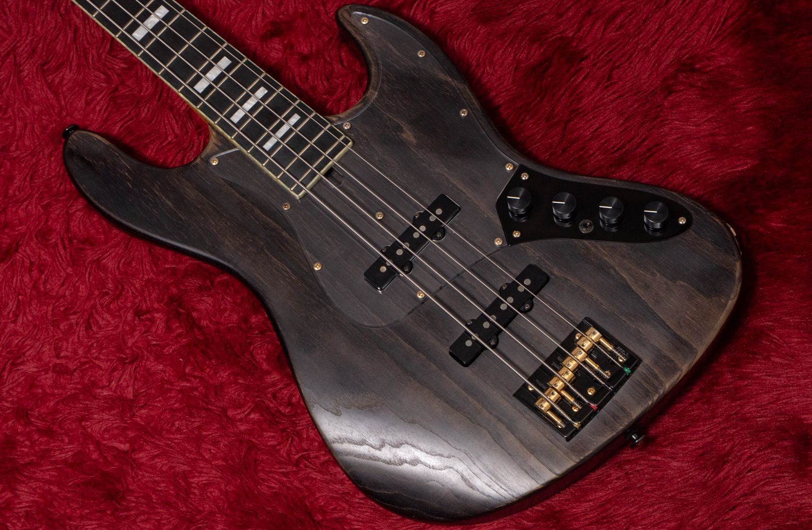 Epiphone Thunderbird goth ベース emg Epiphone Goth Thunderbird IV