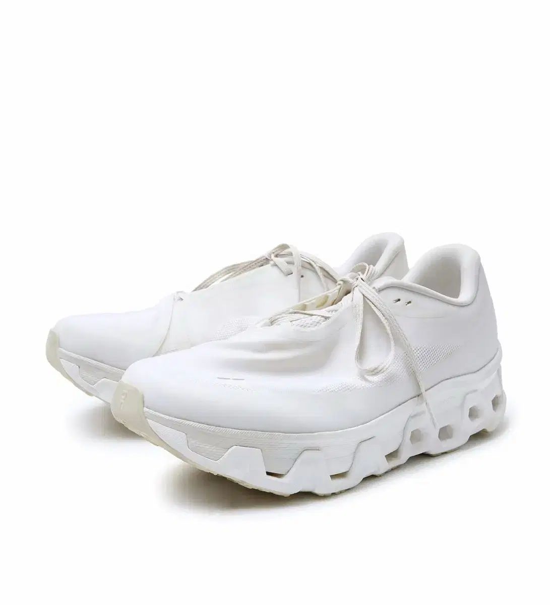 260 290 単ランニング パフ クラウドMONSTER2 ハイパー 白