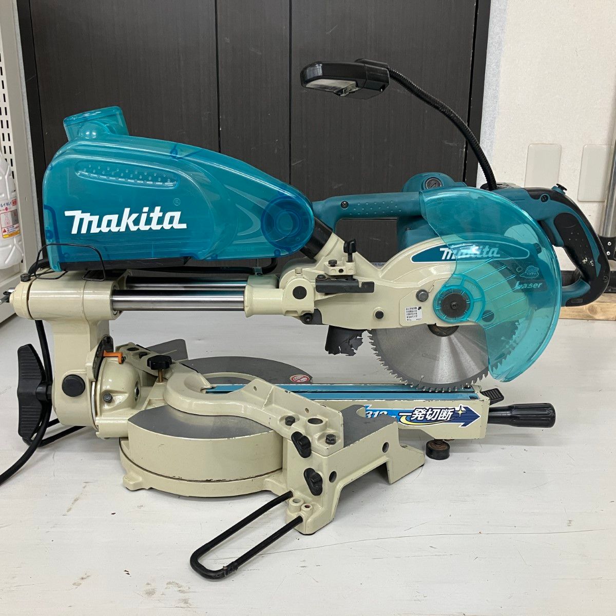 ЗЗMAKITA マキタ 100v 190mm スライド丸のこ ダストケース付 LS0716FL ブルー