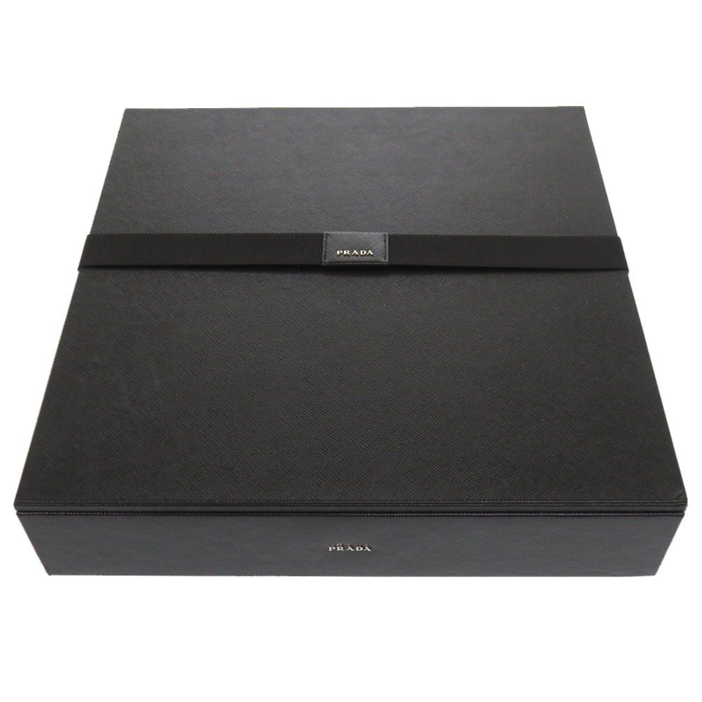 PRADA - 新品同様 プラダ チェスセット サフィアーノレザー ブラック 黒 0651 【中古】 PRADA 新品同様 プラダ チェスセット サフィアーノレザー ブラック 2SG077 黒