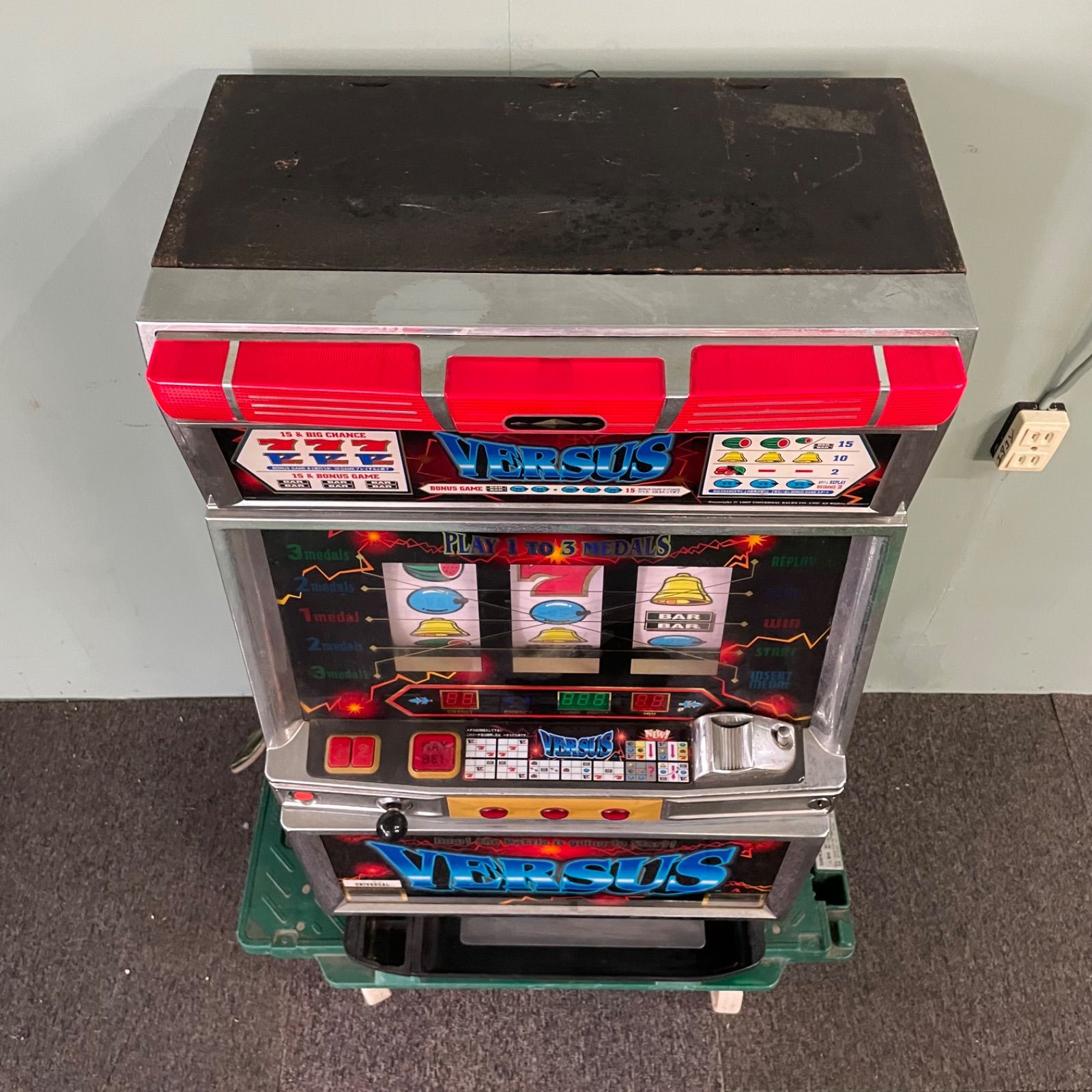 ♭ VERSUS パチスロ実機 バーサス レトロ機 コイン使用機 キーなし