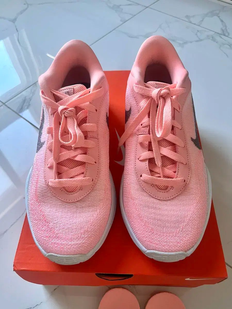 NIKE(ナイキ) バスケットシューズ スニーカー GT ハッスル アカデミー 250 255