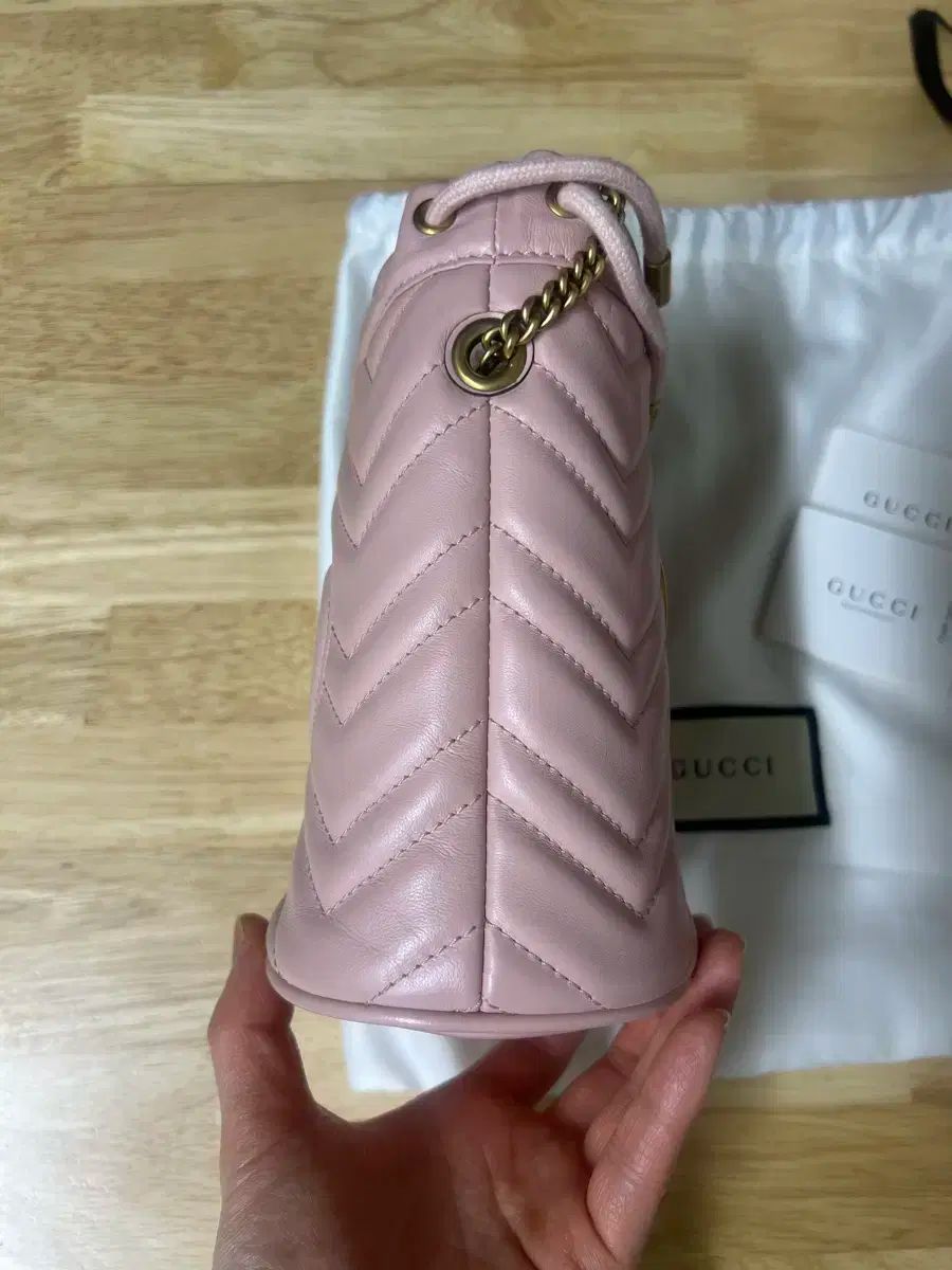 GUCCI グッチ