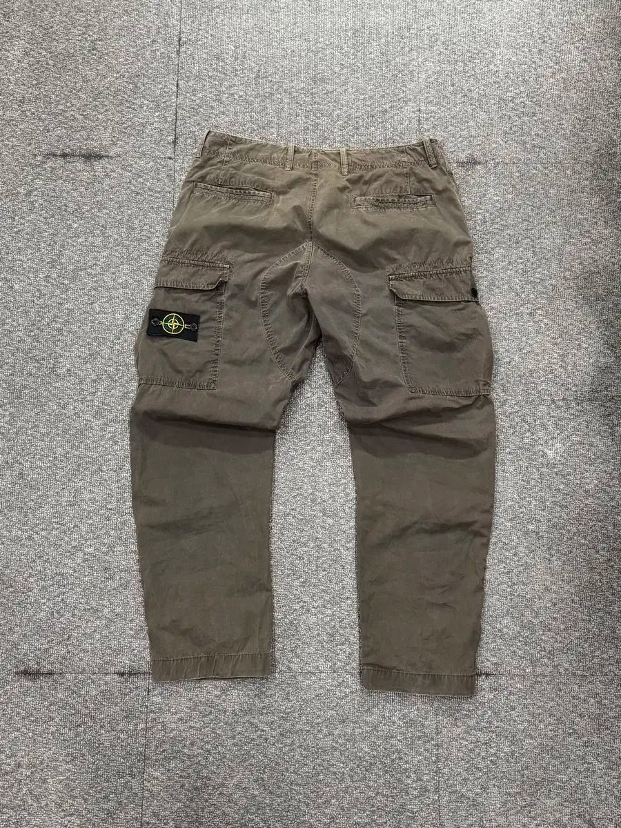 STONE ISLAND ストーンアイランド パッチ カーゴパンツ