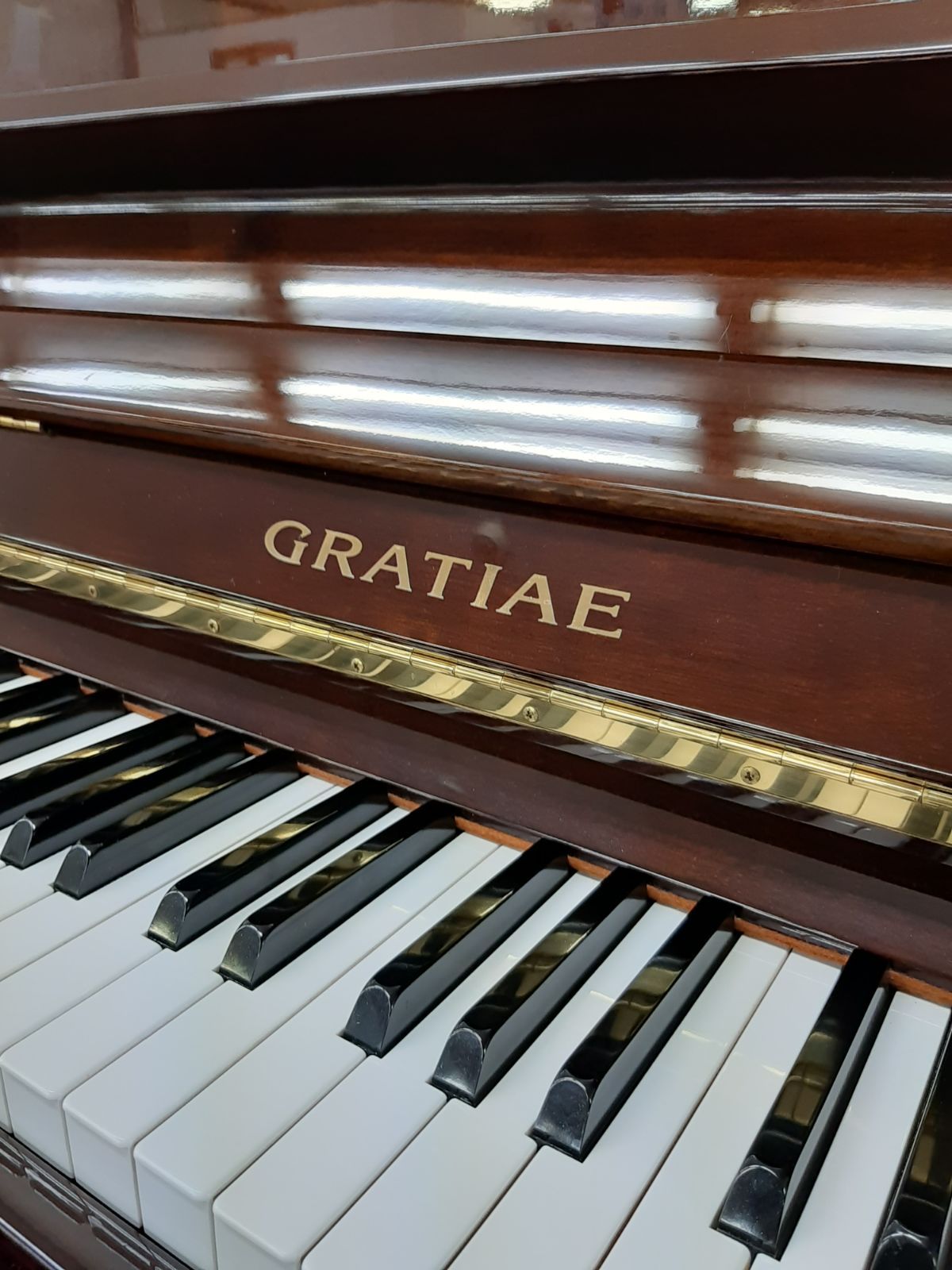 送料込み〙GRATIAE PU-120WSC 中古アップライトピアノ - メルカリ