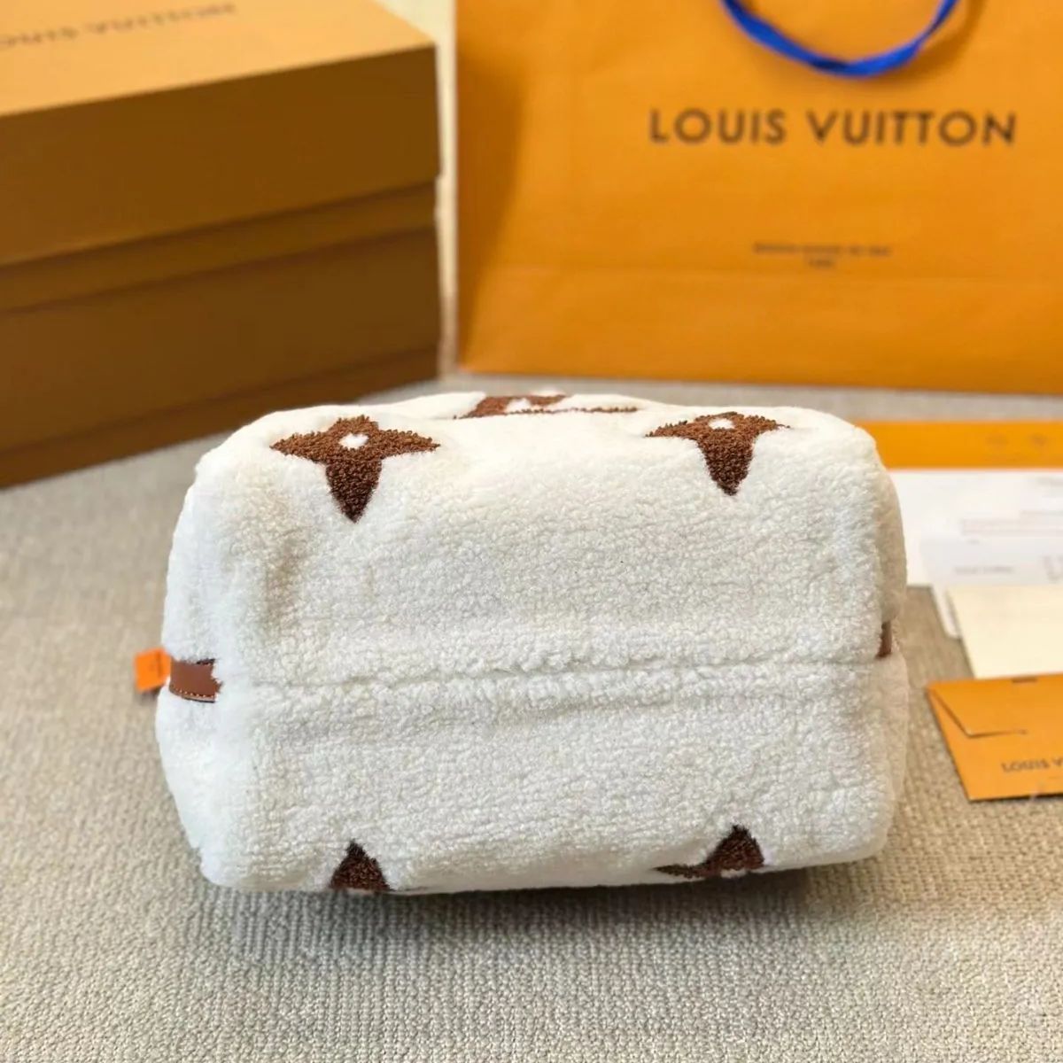 LOUIS VUITTON ショルダーバッグ ブラック