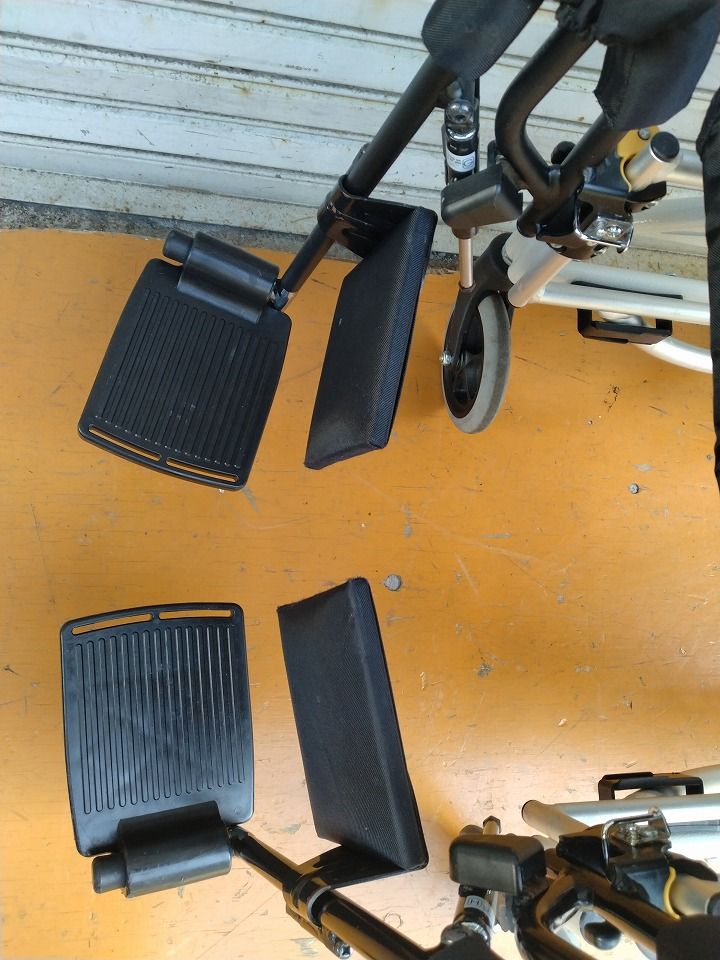 送料無料 一部地域を除く ヘッドレスト代用品 ミキ BAL-12 ティルト-リクライニング介助型車イス KM-25-0919-01