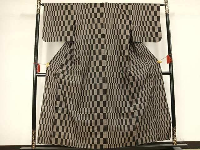 平和屋着物▽本場大島紬 単衣 7マルキ 色紙文 正絹 逸品 AABC3737fy