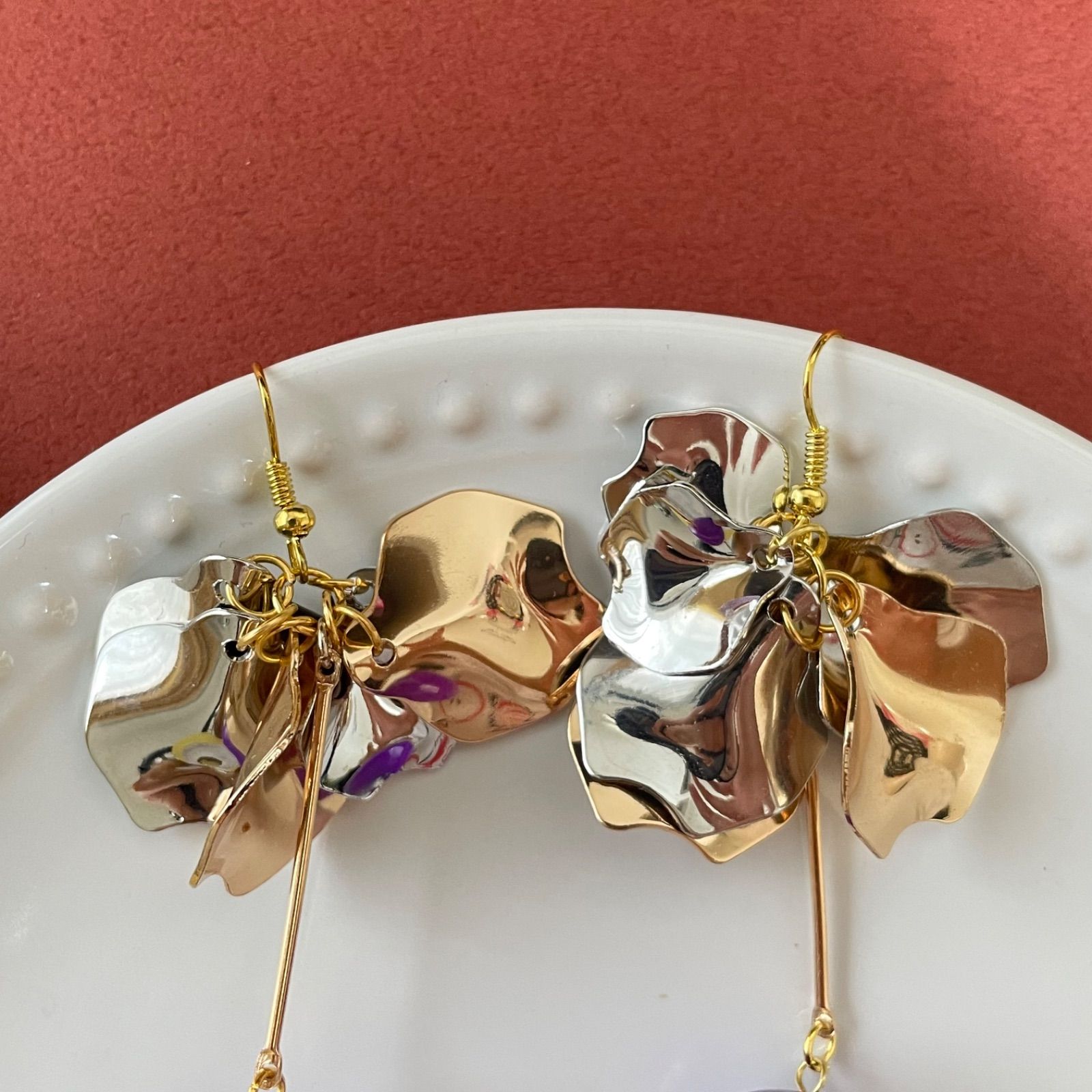 木の実のなる花飾り《 green 》（ ピアス / イヤリング ）