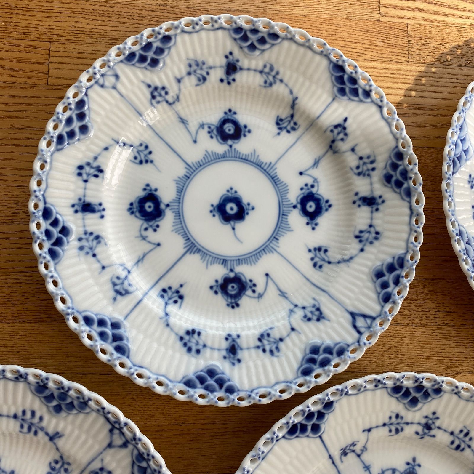 Saleロイヤルコペンハーゲンブルーフルーテッド17 cm