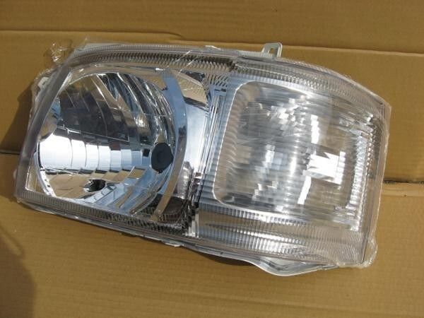 トヨタ ハイエース レジアスエース ヘッドランプ ユニット 左 HIACE REGIUSACE UNIT HEADLAMP RH 2007 09 - 2013 12 KDH206V 1KDFTV 1TRF