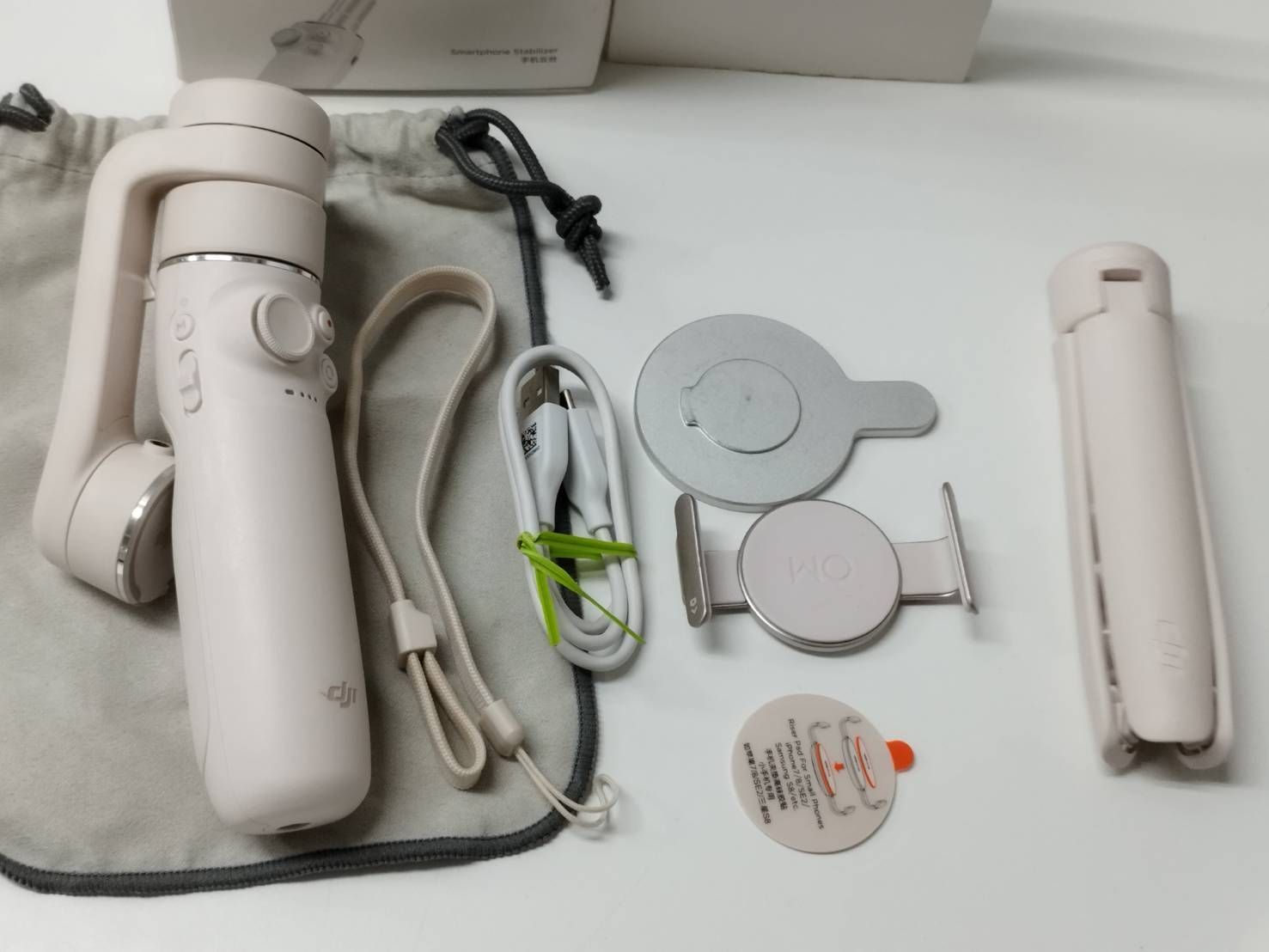 DJI OM5 スマートフォンスタビライザー OE100 - メルカリ