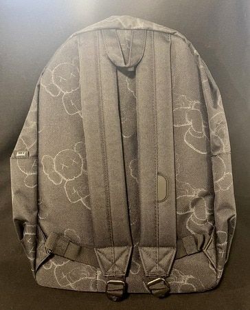 KAWS × Herschel Supply バックパック KAWS Taps Herschel Supply for Japan Exhibit | Hypebae