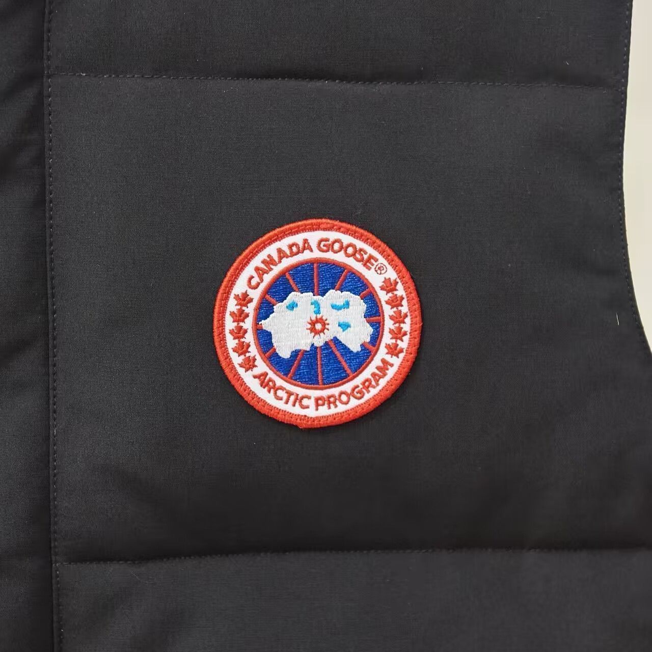 CANADA GOOSE カナダグース ダウンベスト｜本日限定特価｜新品未