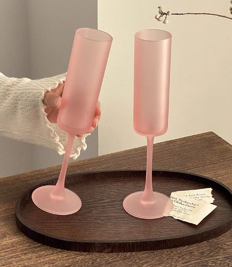 ピンク エレガントなピンクフロストシャンパングラス2個セット
