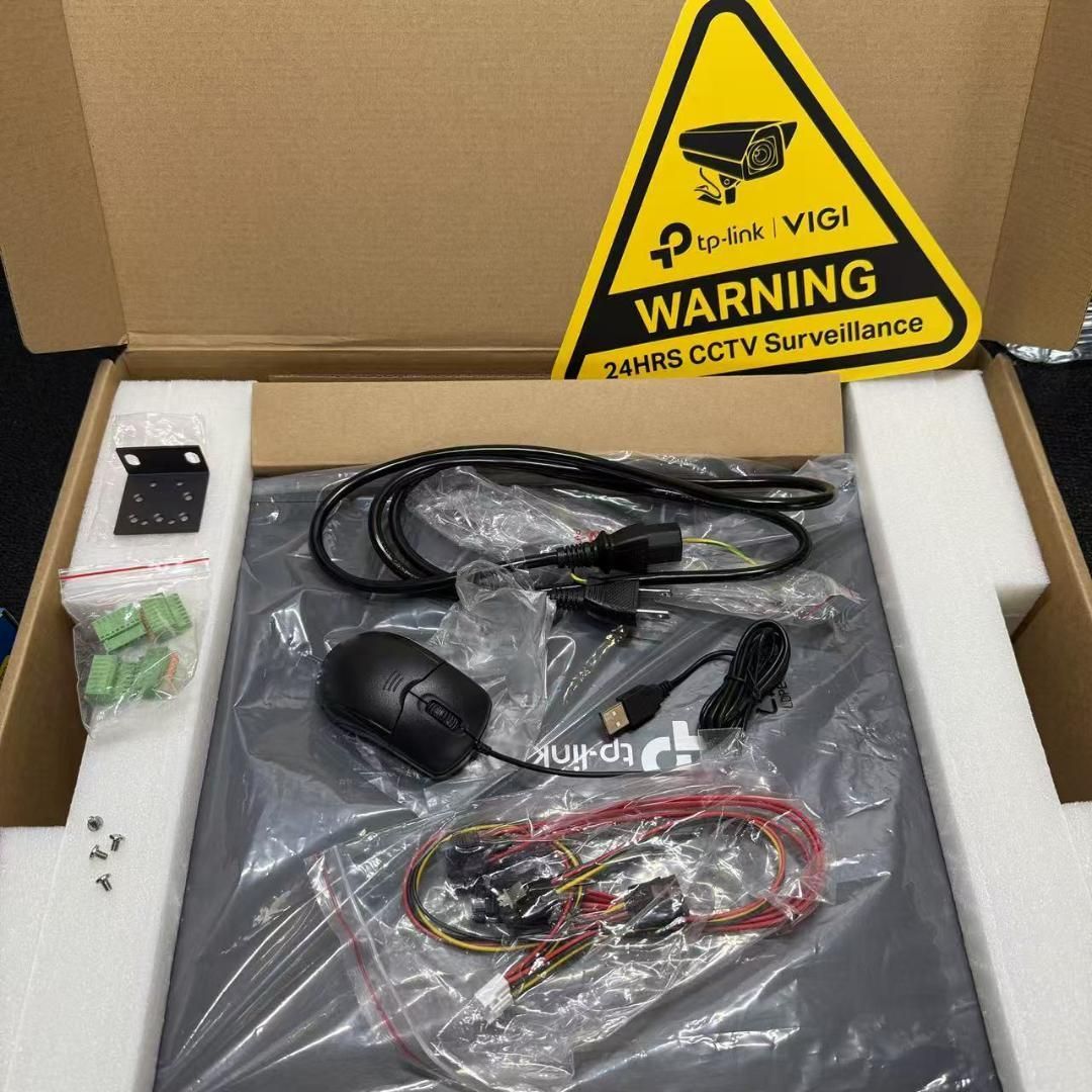 TP-LINK VIGI NVR4064H un VIGI ビデオレコーダー||727680