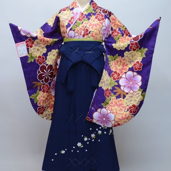 着物袴セット ジュニア用へ直し135cm～143cm 豪華絢爛 袴変更可能 卒業式にどうぞ！ NO22773-02