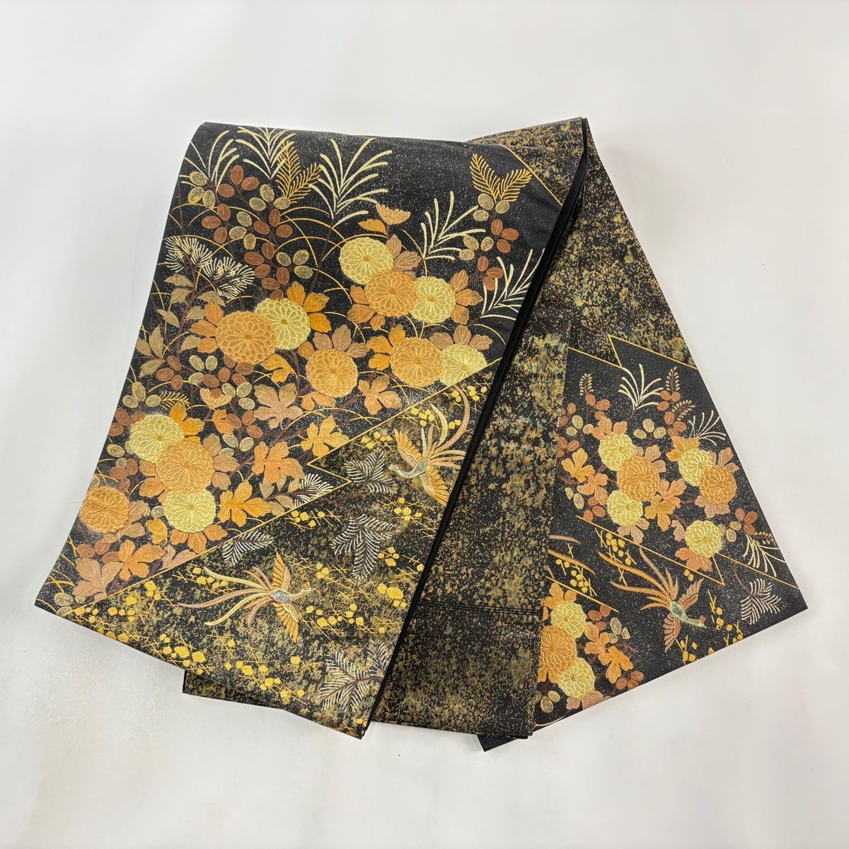 袋帯 美品 秀品 菊 鳥 箔 螺鈿 墨色 お太鼓柄 正絹 【中古
