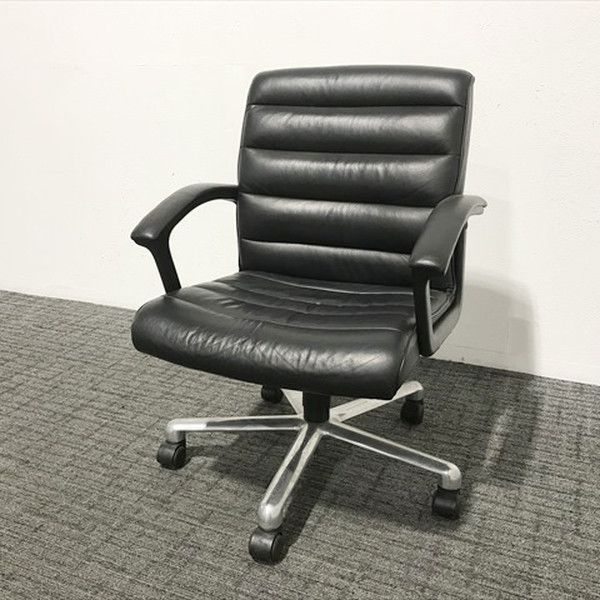 エグゼクティブチェア ミドルバック 役員用チェア イトーキ ブラック