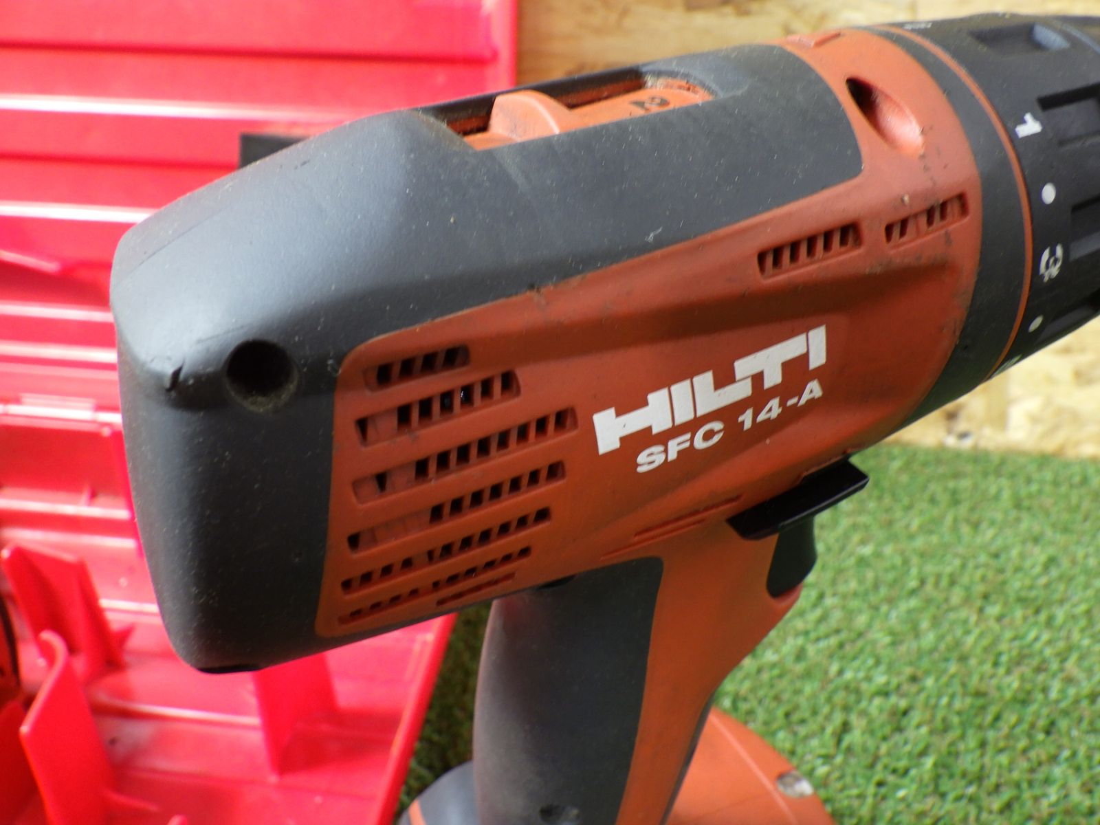 HILTI ヒルティ SFC14-A 充電 コンパクト ドリルドライバー ケース付