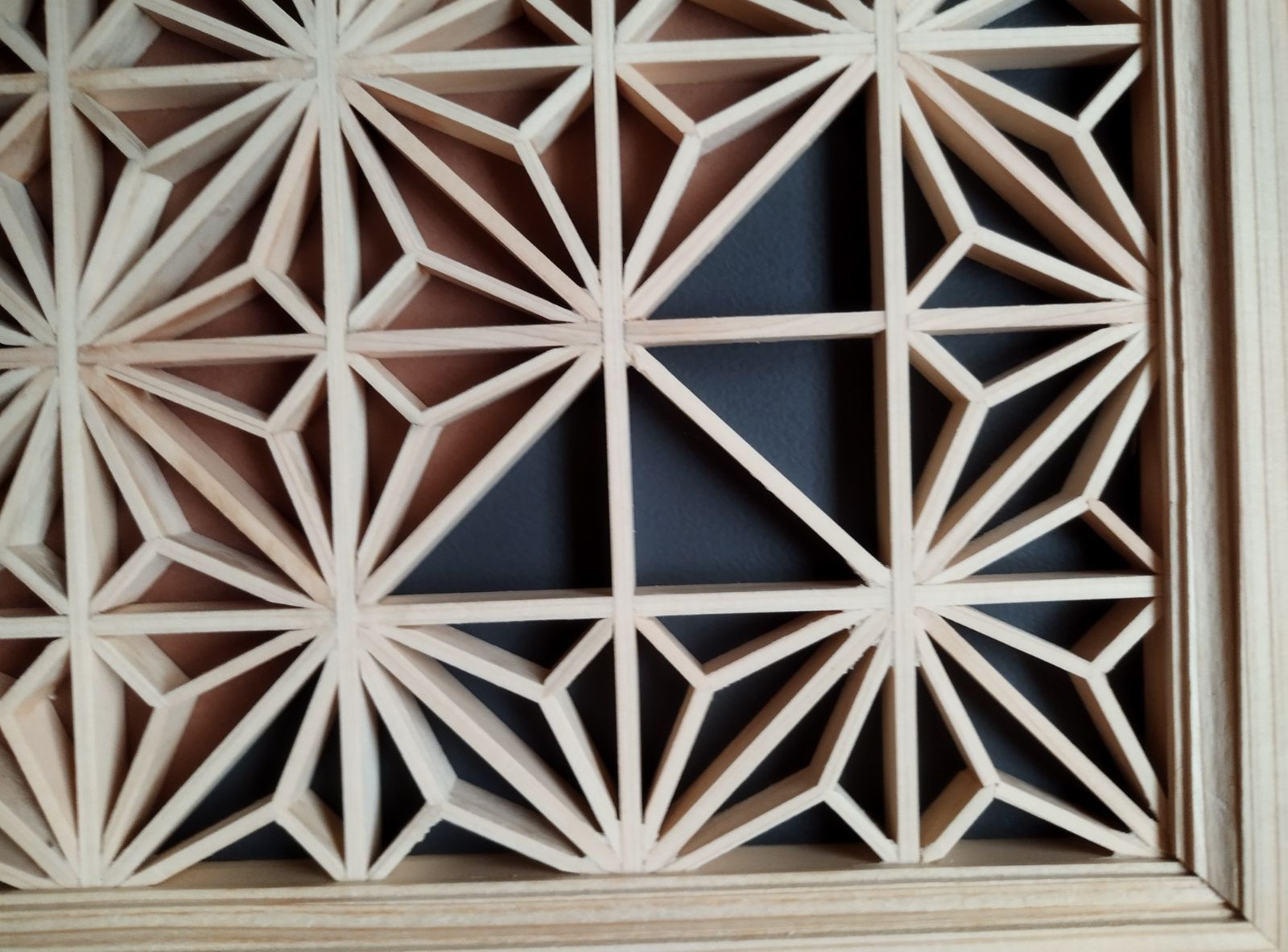 114❣️特価❣️ 麻の葉組子 2 枚一組 木製額縁 114 麻の葉組子 2 枚一組 木製額縁