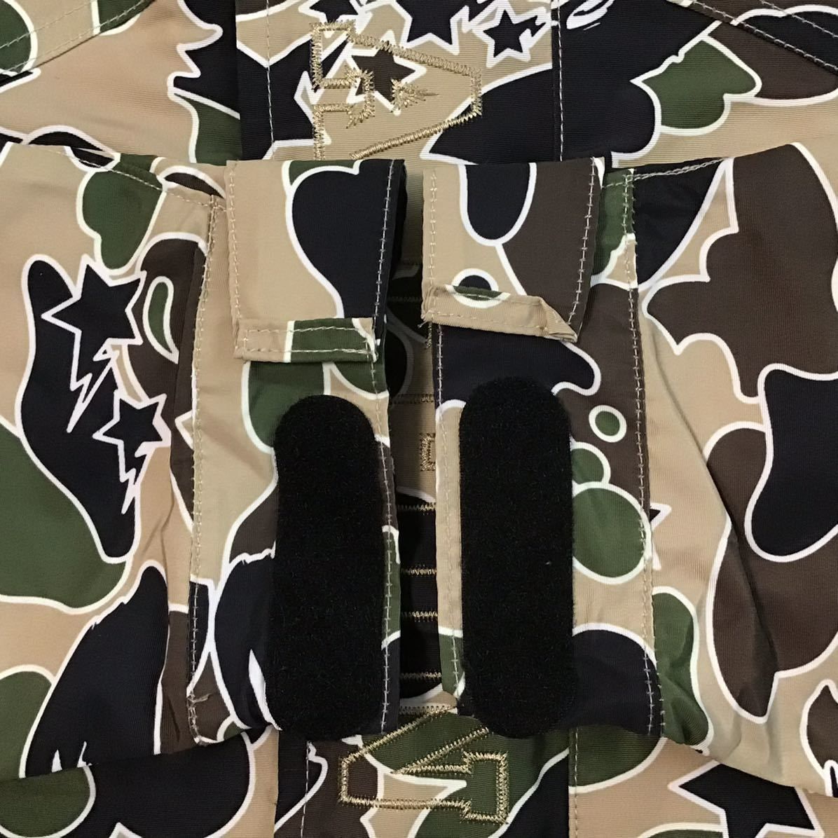 【美品】A BATHING APE スノボジャケット 迷彩 ☆XXL☆ giant camo スノボジャケット a bathing ape BAPE