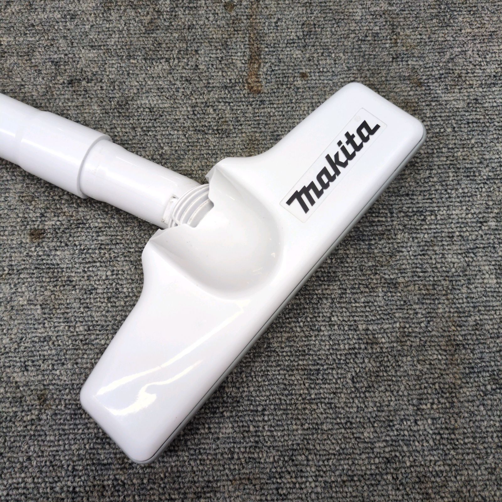 J265 ★小キズ使用感有り★充電式スティック掃除機★Makita★CL182FD J265 ☆小キズ使用感有り☆充電式スティック掃除機☆Makita☆CL182FD