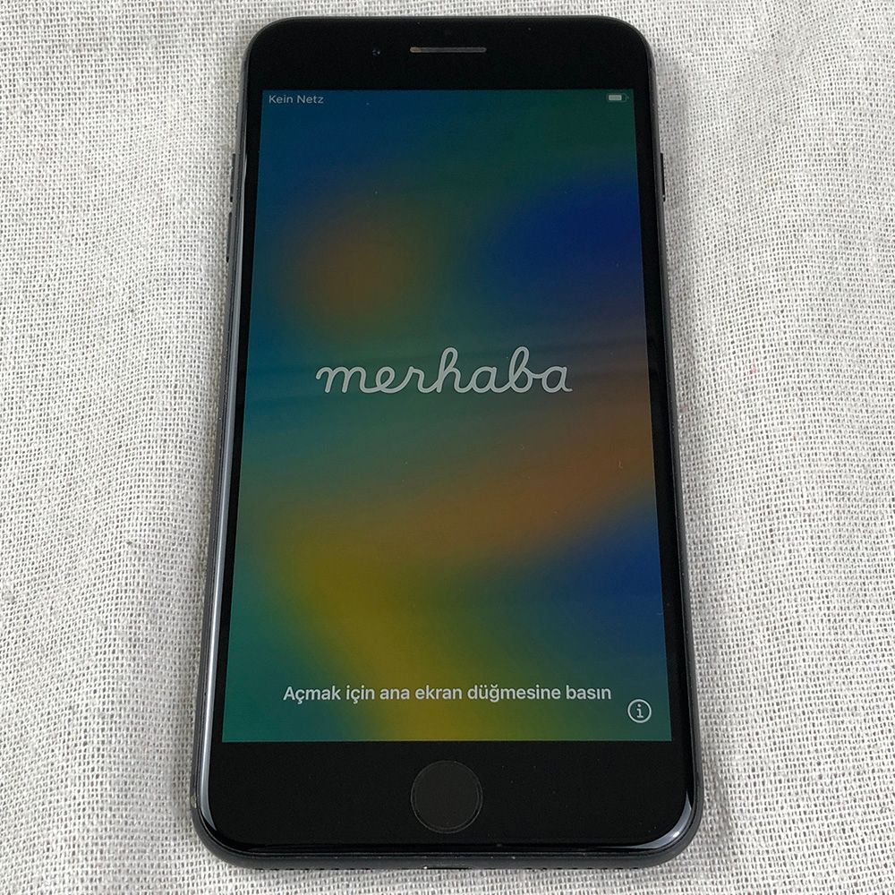 iPhone 8 Plus スペースグレイ 64GB SIMロック解除済 iPhone 8 Plus