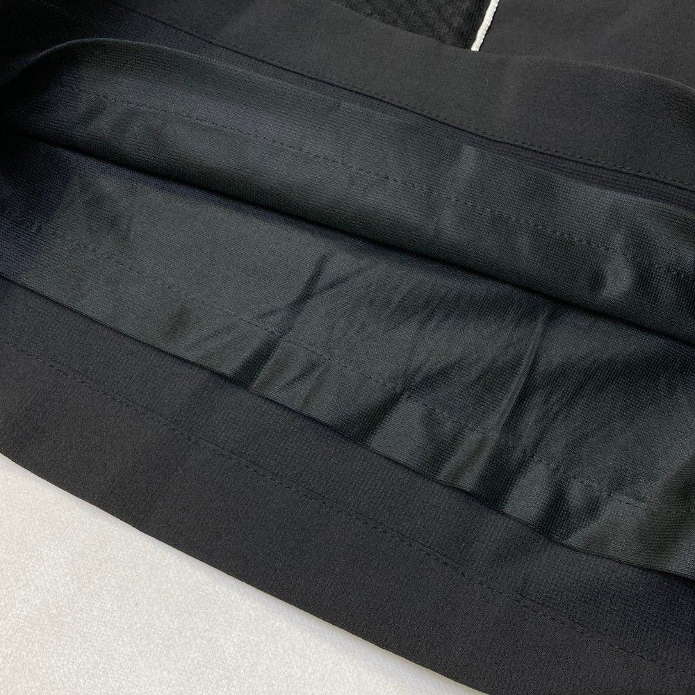 美品★ARCHIVIO★アルチビオ★ウールフレアショートパンツ★ブラック　40 サイズ：40 ARCHIVIO アルチビオ ショートパンツ ブラック系