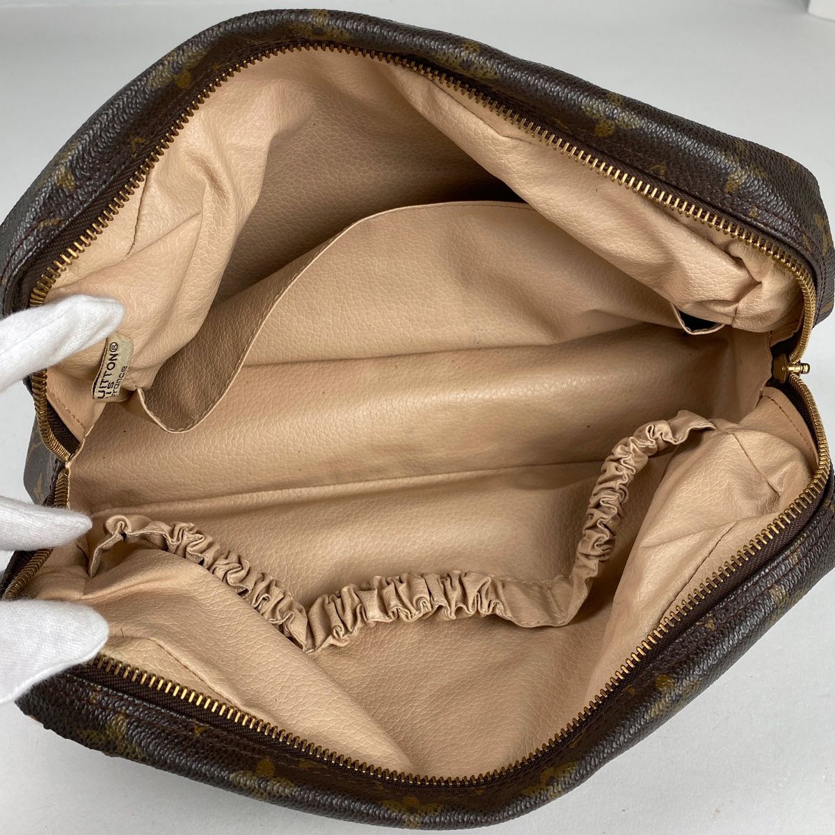 LOUIS VUITTON トゥルース トワレット 28 モノグラム 化粧ポーチ 中古・古着通販】LOUIS VUITTON (ルイ ヴィトン) トゥルース